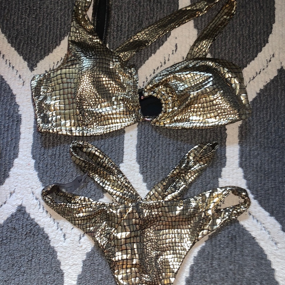 Bathing suit